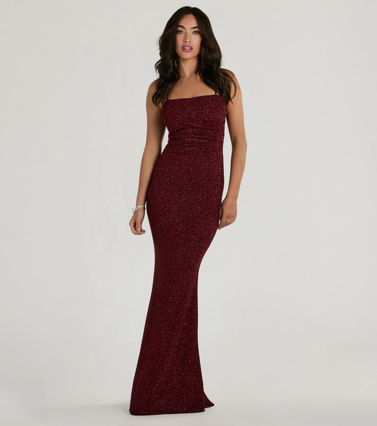 Steal the spotlight in the Wendy Sleeveless Mermaid Glitter Formal Dress in wine, a fiery pick from the red homecoming dresses collection designed for bold entrances.