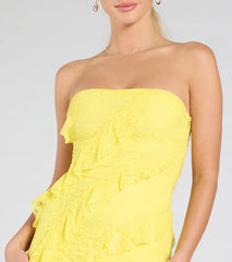 Style your seasonal looks with the Kellie Strapless Ruffled Slit Lace Formal Dress, a trend-right, yellow fall dress designed for any plan on your calendar with new and unqiue details.