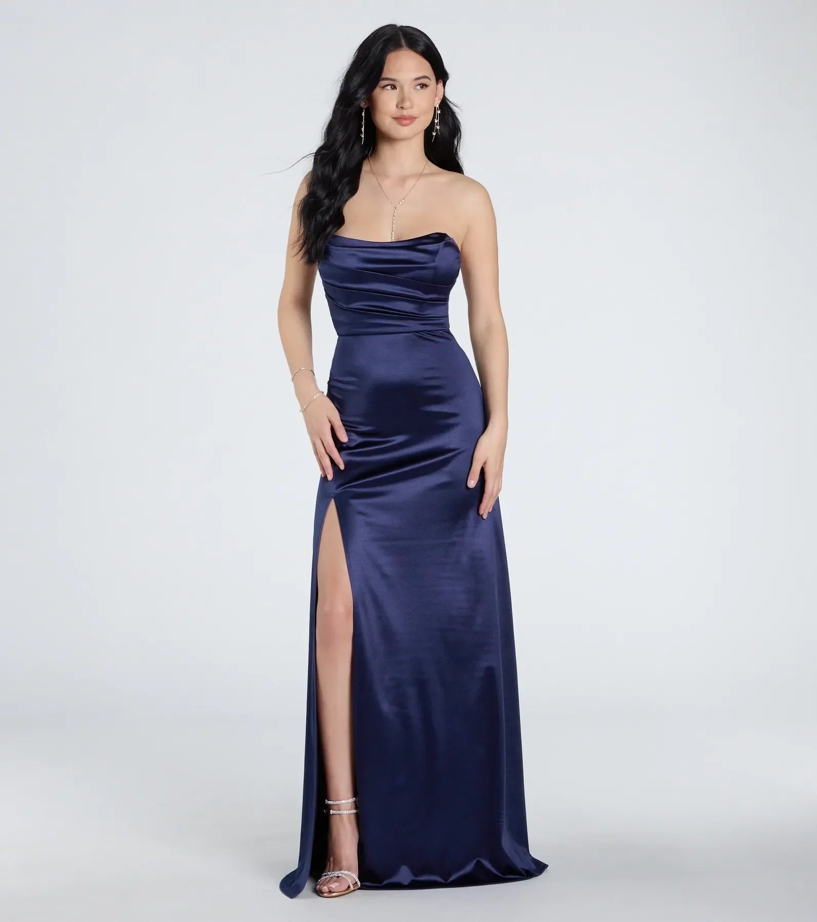 Feel instantly put-together in the Alison Strapless Slit A-Line Satin Formal Dress in navy blue, a stylish wedding guest dress designed for confident style and all-out celebration.