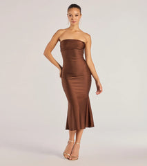 With its mid-calf hem and popular flattering fit, the Keep Knit It Sleek Midi Dress in brown nails the balance of trend and ease, redefining go-to midi dresses for any occasion.