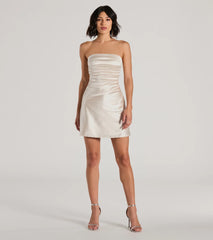 Own every entrance in the Perfect Glow Strapless Pleat A-Line Satin Mini Dress, a gold party dress perfect for milestone birthdays and grad parties, or dancing through autumn nights and unforgettable bachelorette celebrations.