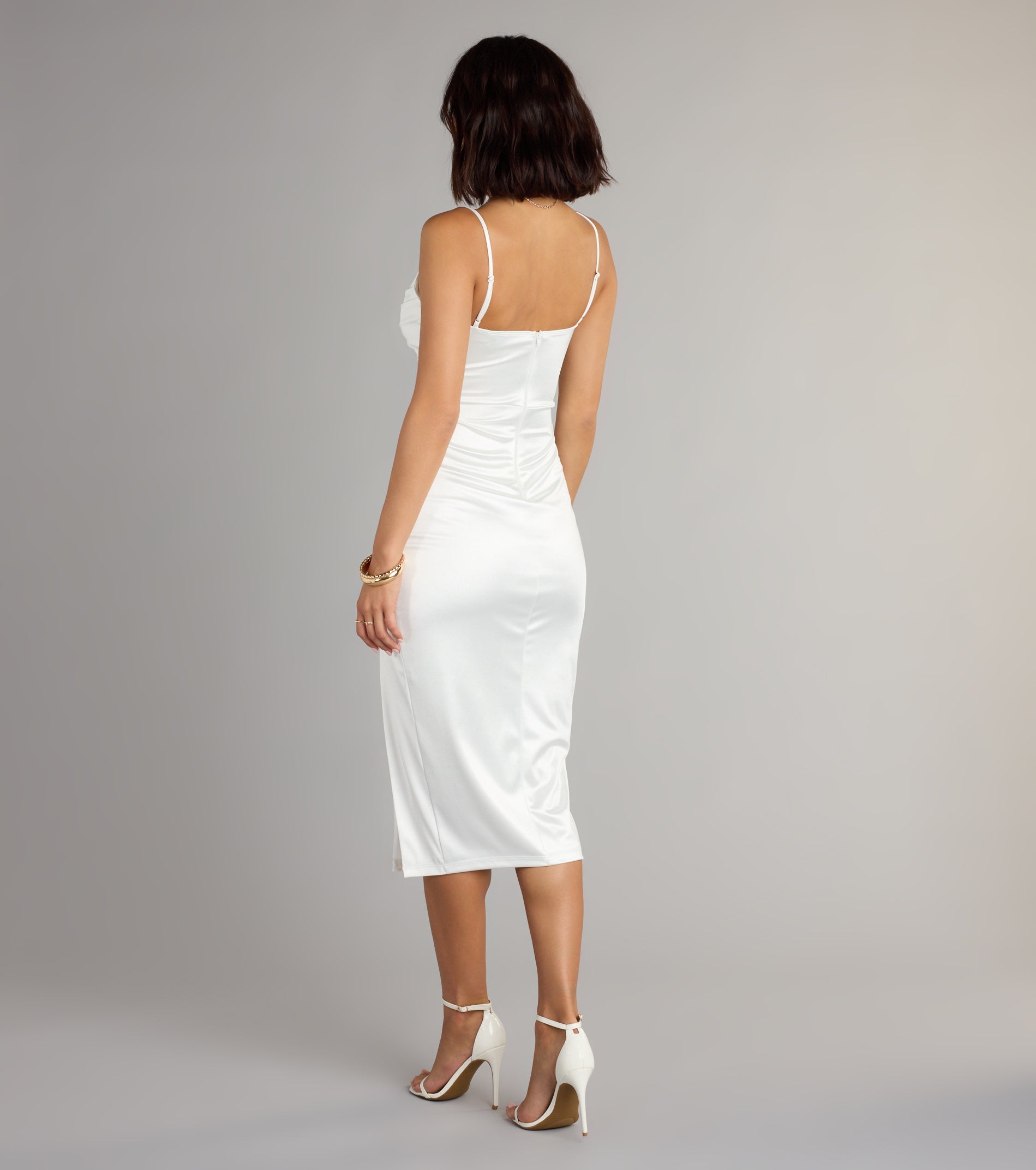 Style your seasonal looks with the Melody Satin Slit Midi Formal Dress, a trend-right, fall dress designed for any plan on your calendar with new and unqiue details.