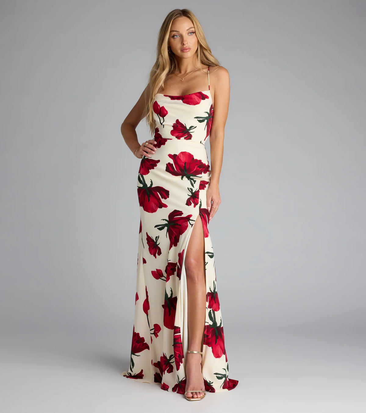 The Rowyn Floral Lace-Up Mermaid Formal Dress is your new go-to ivory dress—effortless, versatile, and made to update your fall style in seconds.