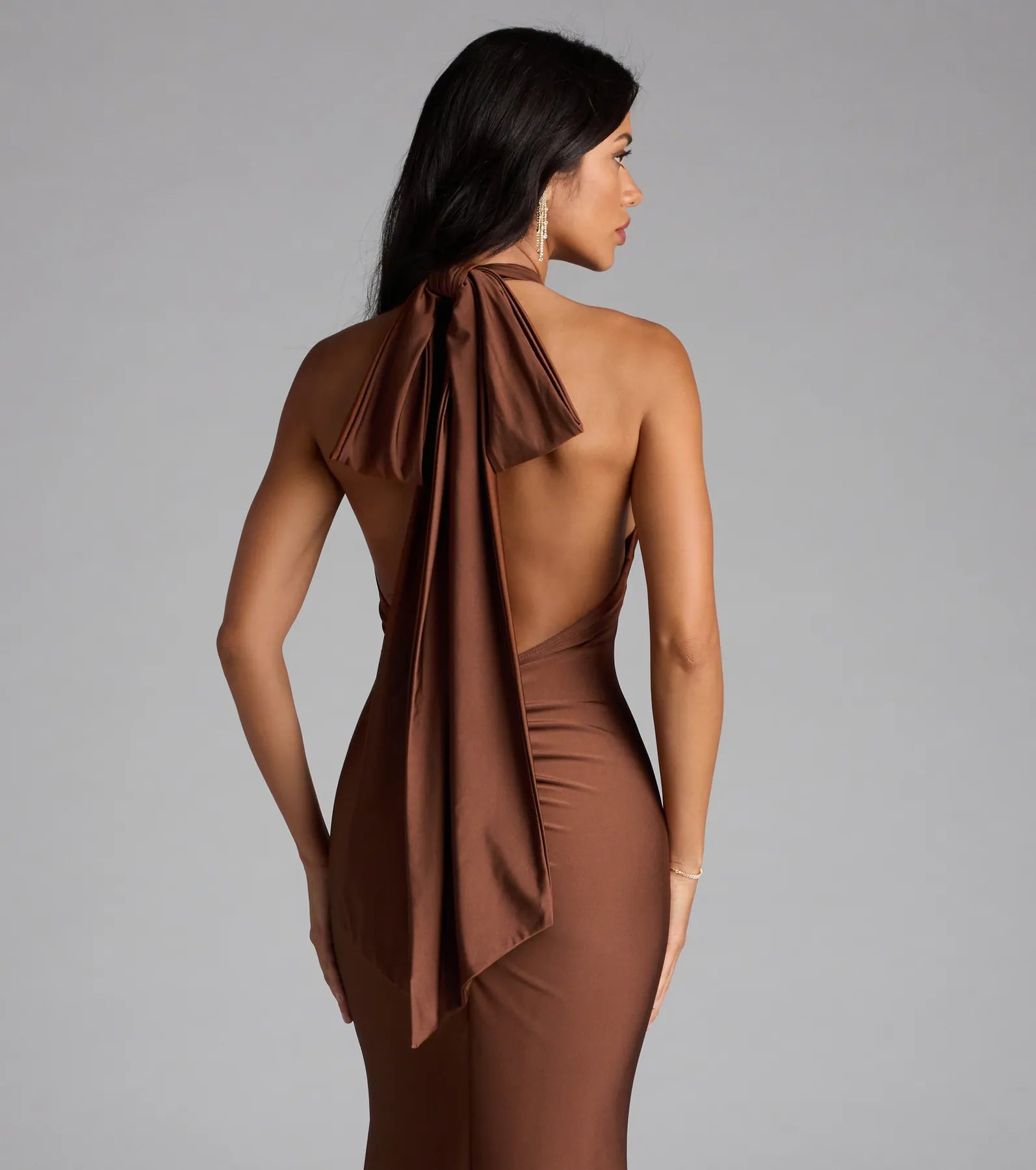 A stunning pick for an engagement photoshoot outfit or autumn wedding guest dress, this fall formal dress showcases the Lucena Convertible Mermaid Formal Dress in brown with a graceful silhouette that captures the moment.