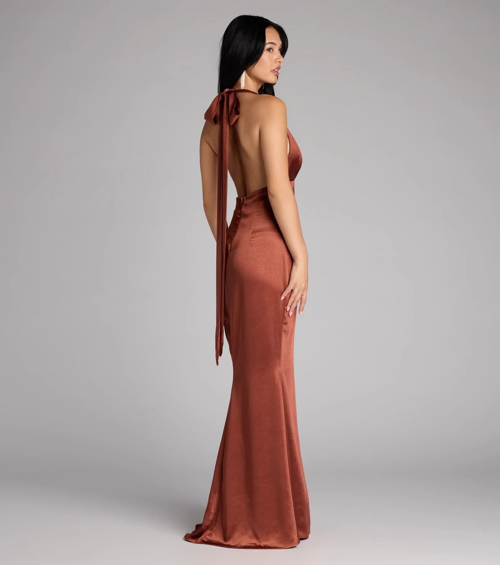 Style your seasonal looks with the Erika Halter Satin Column Formal Dress, a trend-right, brown fall dress designed for any plan on your calendar with new and unqiue details.