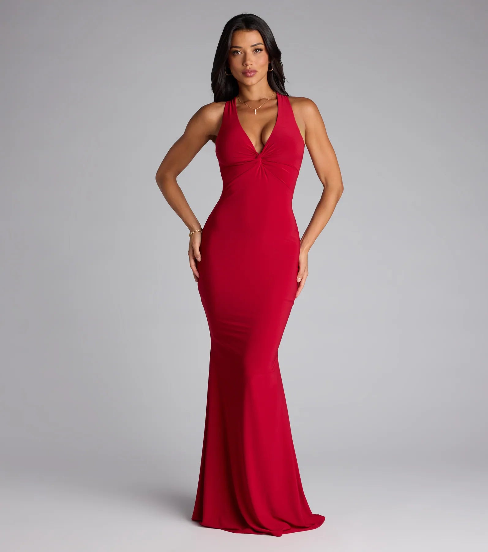The Juliane Strappy Back Mermaid Formal Dress is your new go-to red dress—effortless, versatile, and made to update your fall style in seconds.