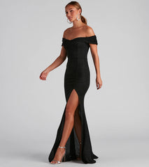 Make a bold statement in the Meryl Formal Glitter Column Dress in black, the perfect fall dress for weddings, cocktail hours, nights out, and/or seasonal celebrations.