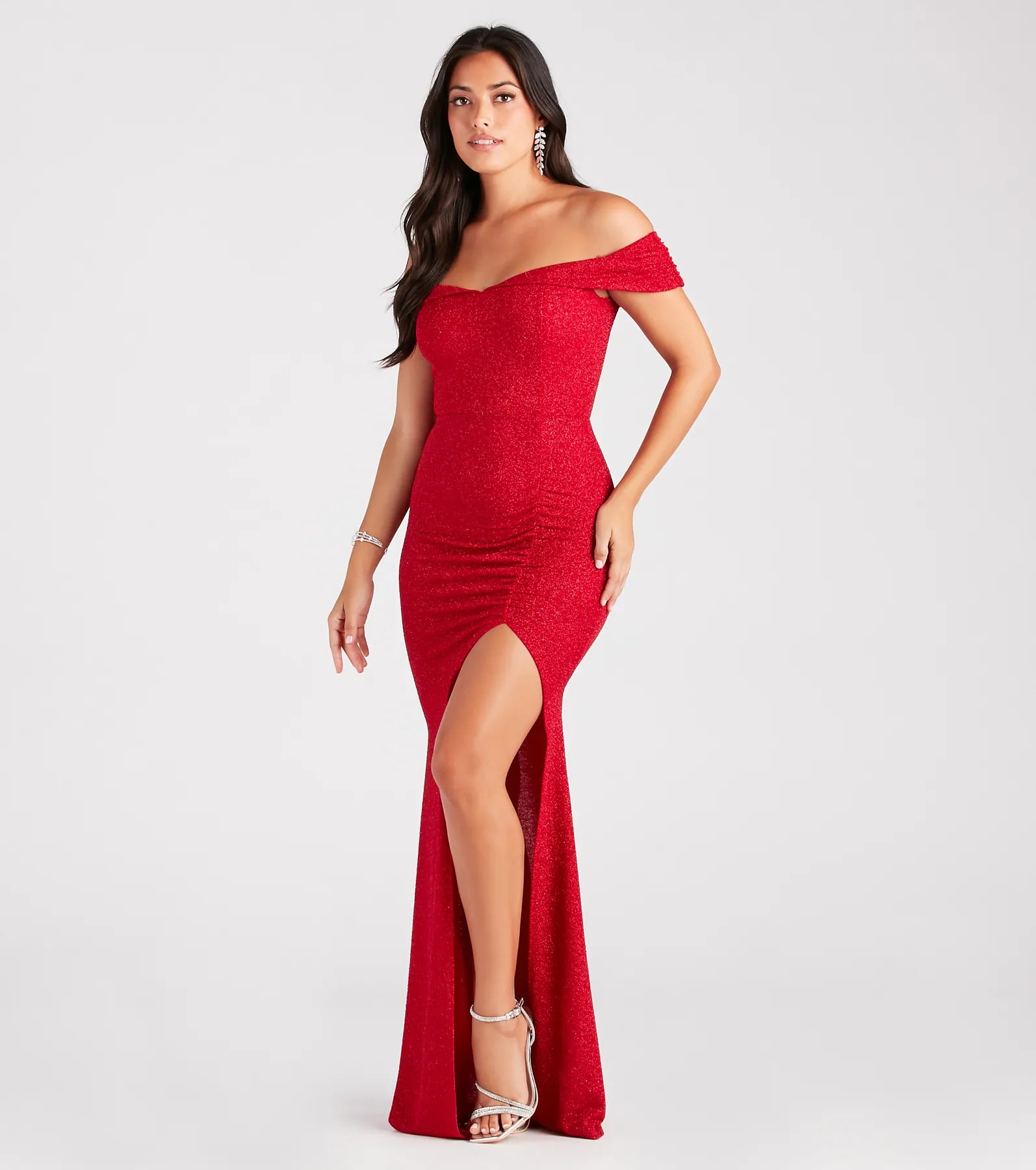 Make a bold statement in the Meryl Formal Glitter Column Dress in red, the perfect fall dress for weddings, cocktail hours, nights out, and/or seasonal celebrations.