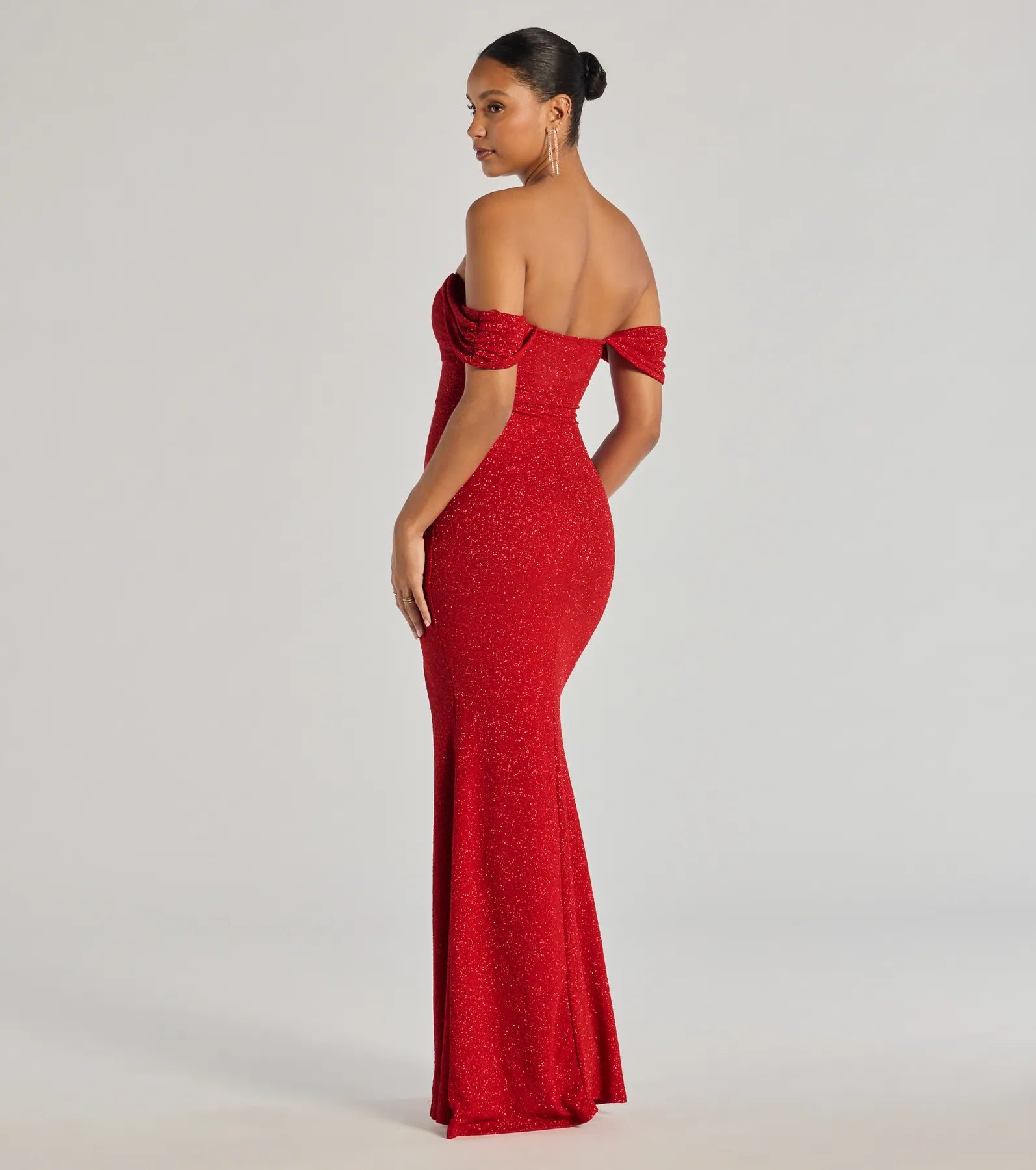 Whether it's the color or silhouette of the Tamara Off-The-Shoulder Mermaid Glitter Formal Dress, this red bridesmaid dress is a gorgeous pick for a maid-of-honor or to create a bridal party look ready to celebrate!