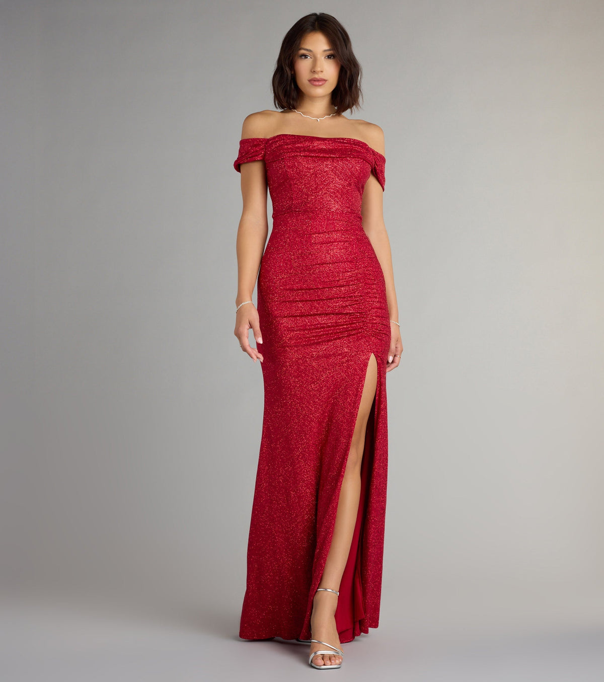 The Alina Glitter Off-The-Shoulder Mermaid Formal Dress is your new go-to Windsor dress—effortless, versatile, and made to update your fall style in seconds.