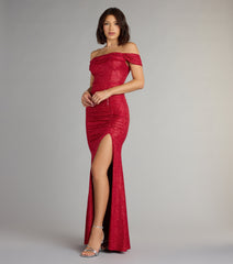 Style your seasonal looks with the Alina Glitter Off-The-Shoulder Mermaid Formal Dress, a trend-right, fall dress designed for any plan on your calendar with new and unqiue details.
