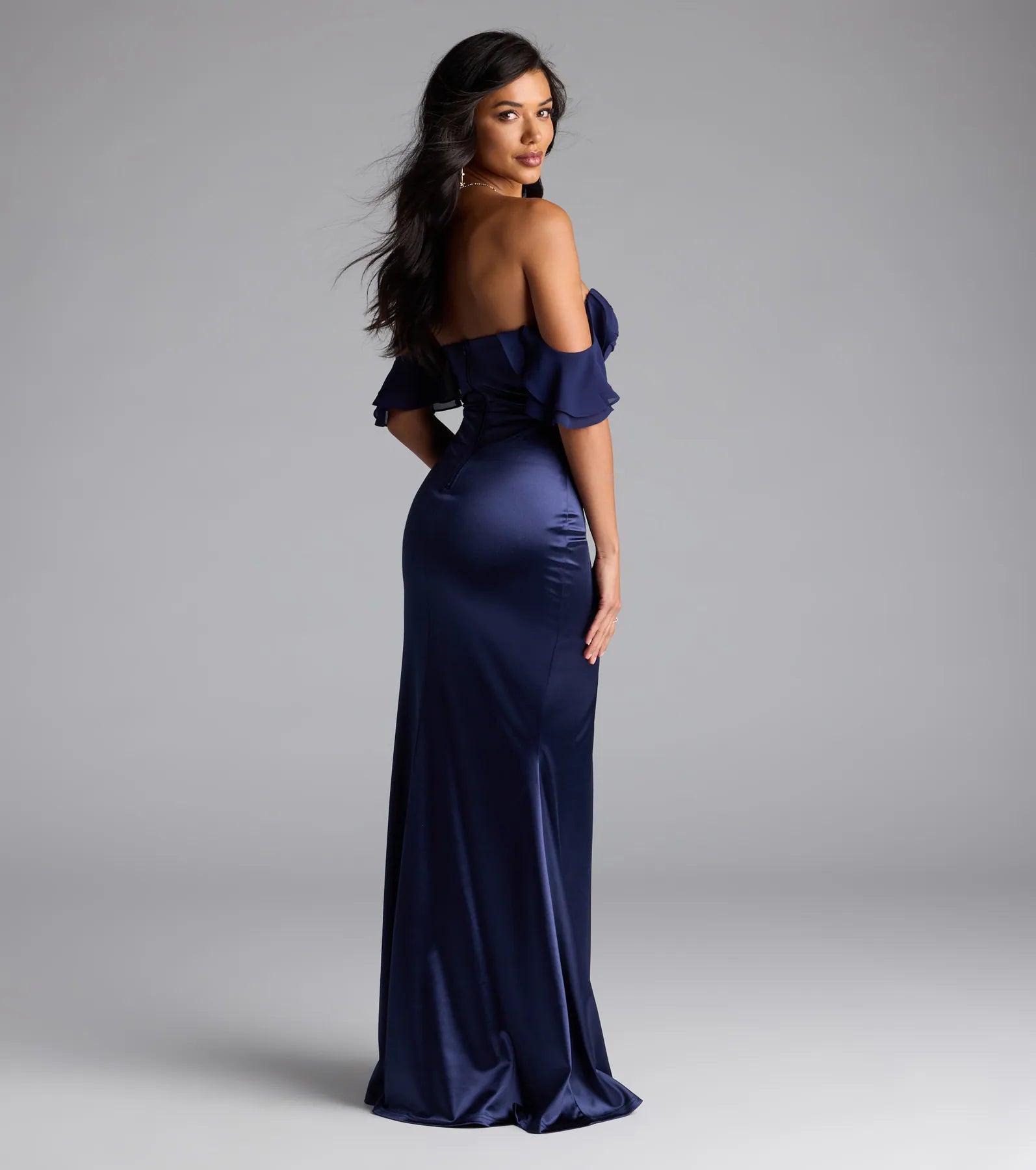 Own the spotlight in the Cordella Sweetheart Mermaid Sit Satin Formal Dress, a navy blue formal dress crafted to deliver luxe style for autumn weddings, Military Balls, or any special event.
