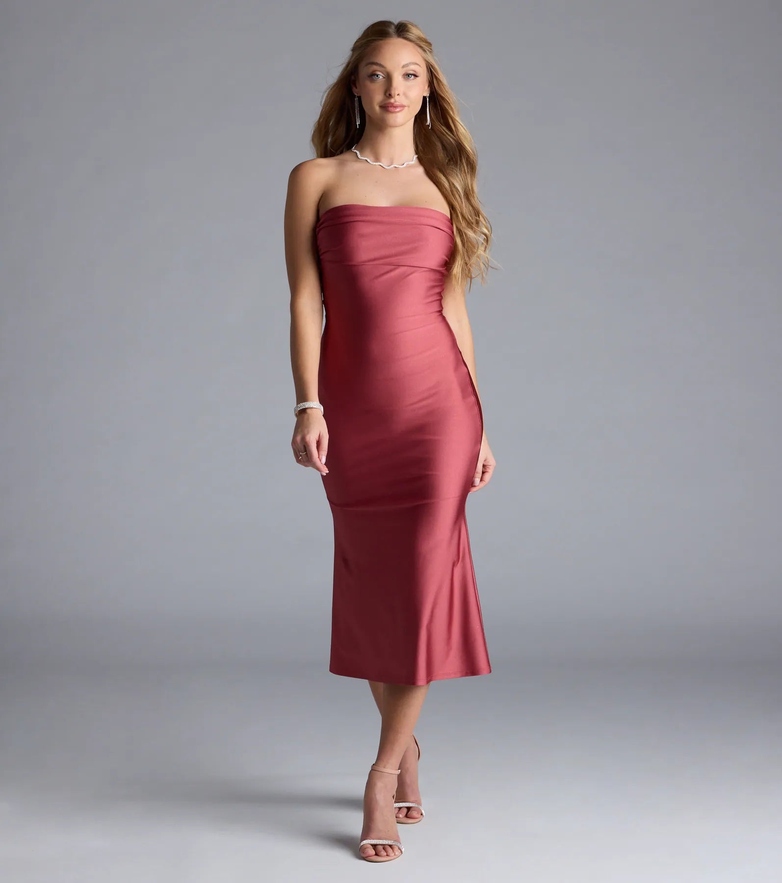 Bring a fun and feminine vibe with the Keep Knit It Sleek Midi Dress in mauve, a scroll-stopping style from Windsor's pink homecoming dress collection that brings playful charm to every HOCO moment.