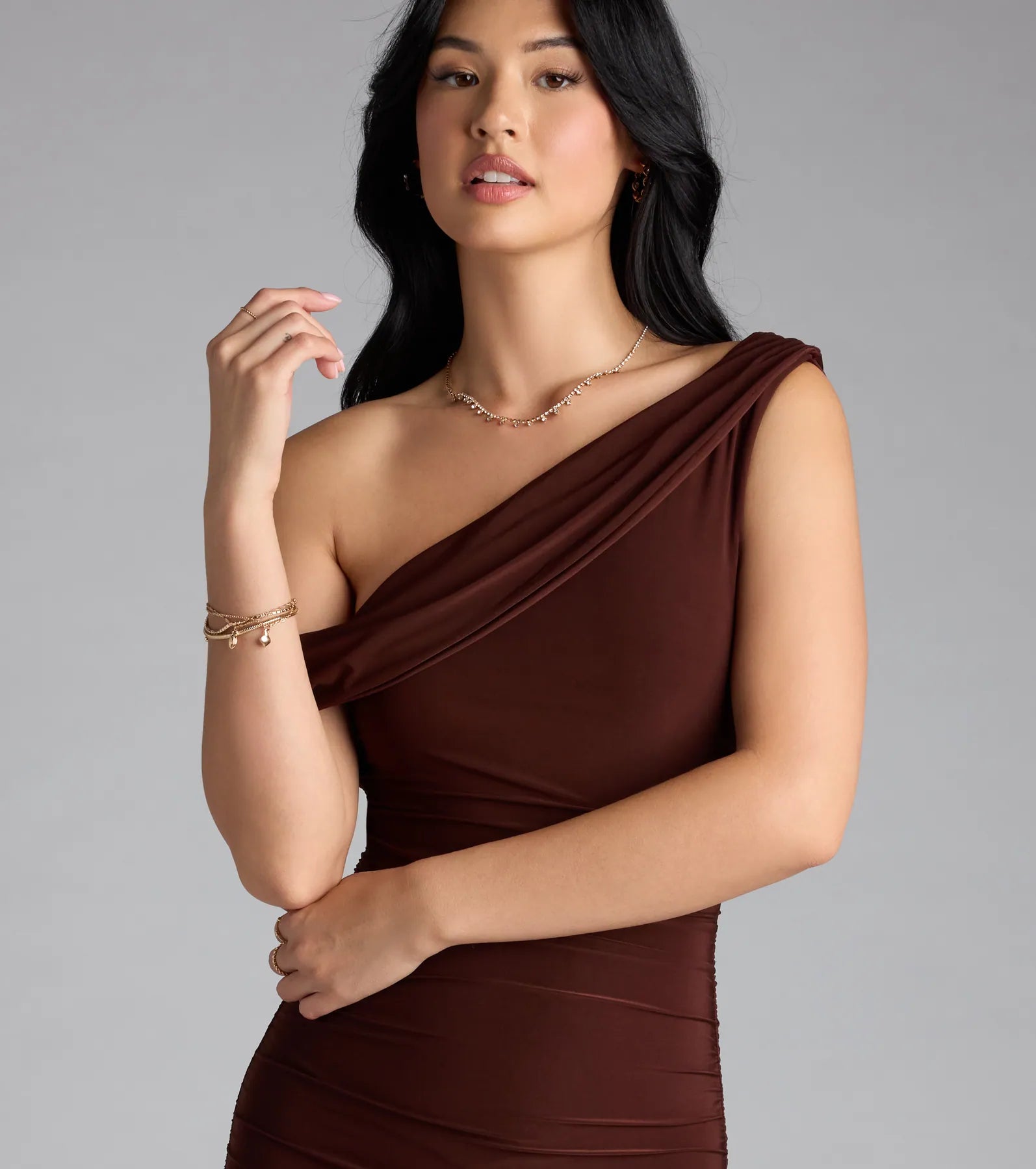 Style your seasonal looks with the Can't Deny It One-Shoulder Bodycon Midi Dress, a trend-right, brown fall dress designed for any plan on your calendar with new and unqiue details.