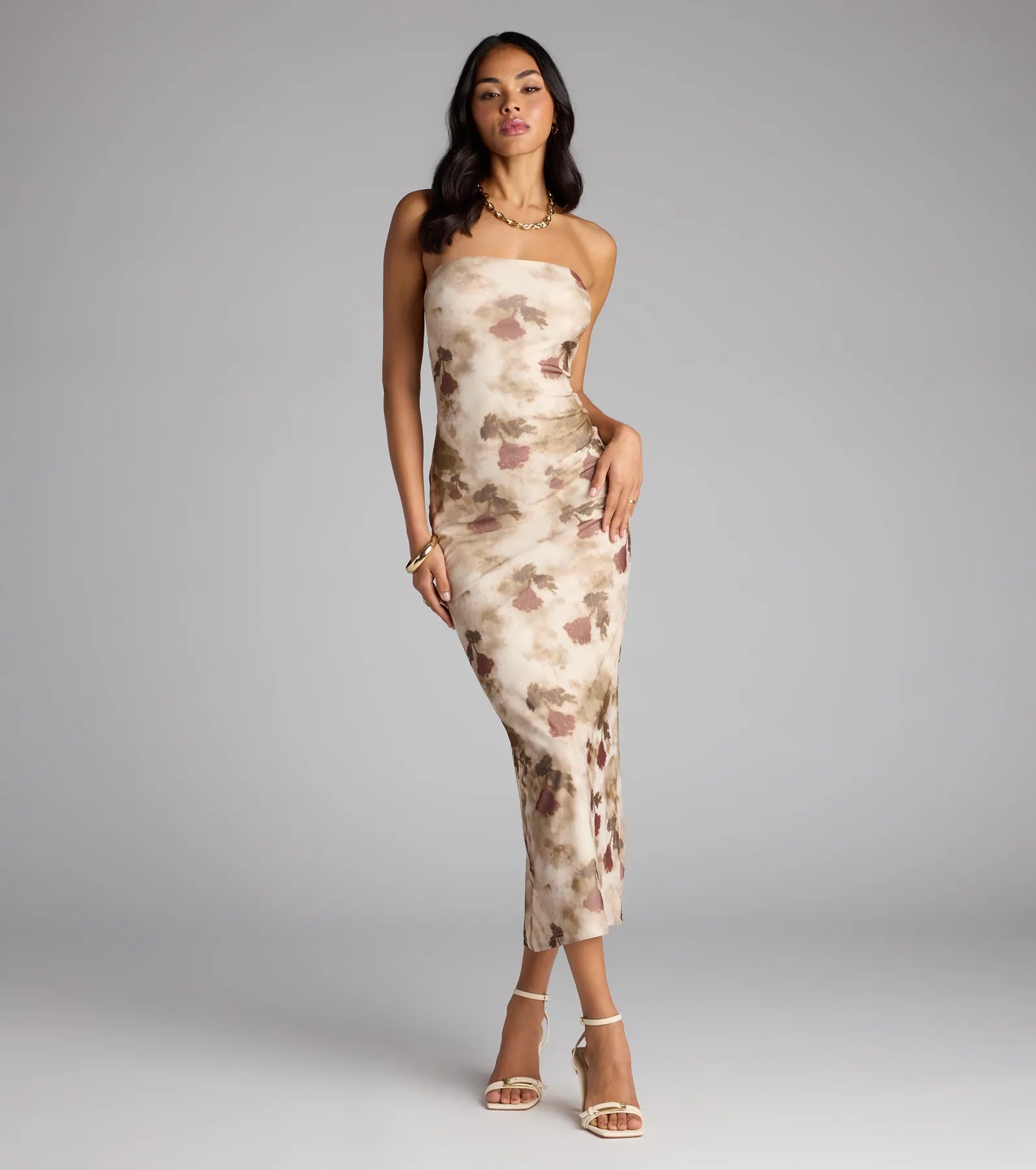 The Flirt In Full Bloom Floral Midi Dress is your new go-to natural dress—effortless, versatile, and made to update your fall style in seconds.
