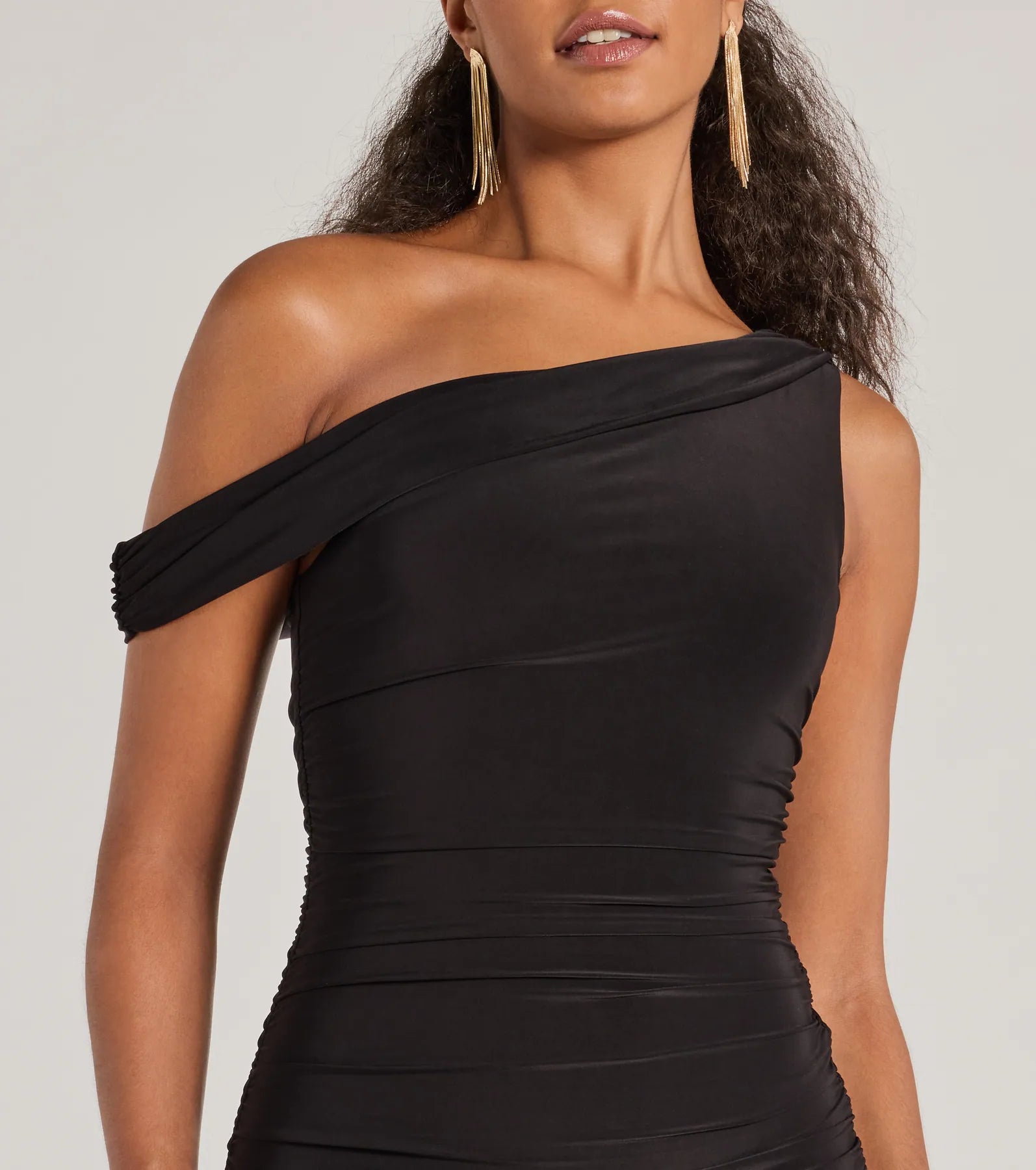 Make a bold statement in the Can't Deny It One-Shoulder Bodycon Midi Dress in black, the perfect fall dress for weddings, cocktail hours, nights out, and/or seasonal celebrations.
