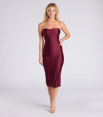 Add royal flair with the Fabulous Allure Strapless Bodycon Midi Dress in raisin, a viral-worthy pick from the purple homecoming dress collection made to light up your HOCO feed.