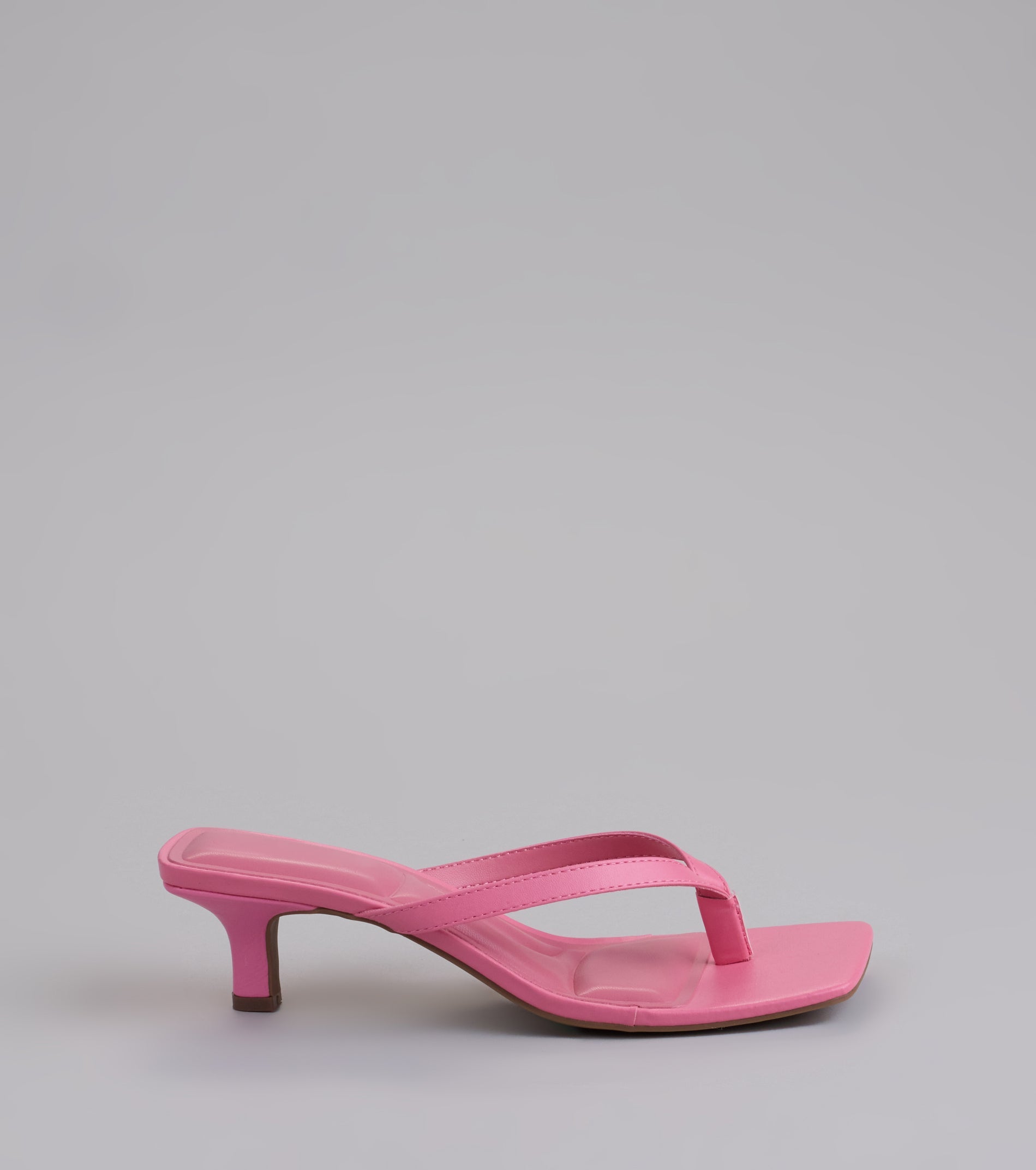 Style made simple with the Feeling Chic Thong Square Toe Heels in pink, trendy women’s shoes that take your outfit from basic to bold in one step.