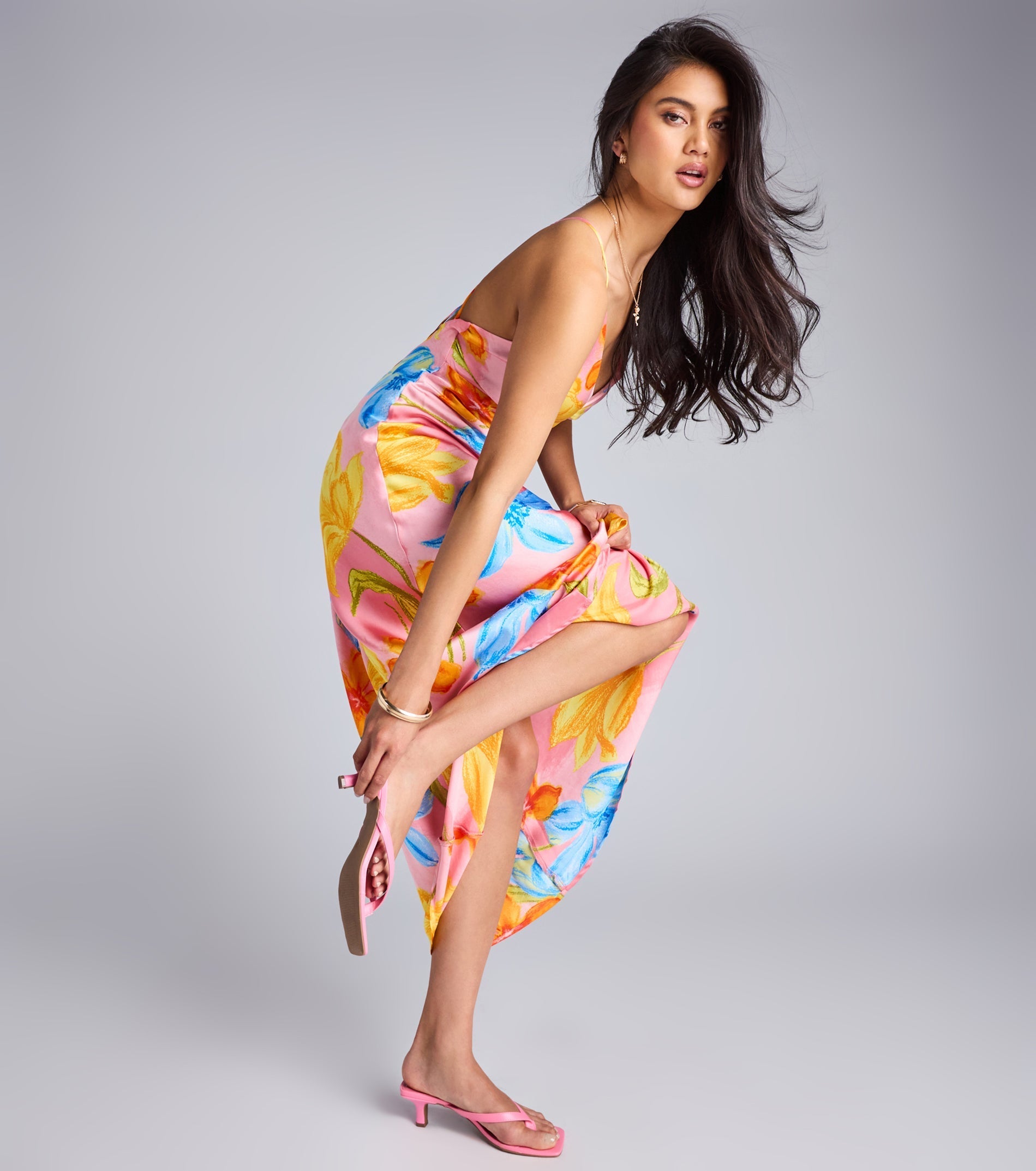 Style made simple with the Feeling Chic Thong Square Toe Heels in pink, trendy women’s shoes that take your outfit from basic to bold in one step.