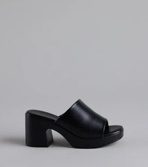 Elevate warm-weather looks with 90s Icon Platform Block Heel Mules in black, a pair of trendy sandals bringing chic, modern flair to every step.