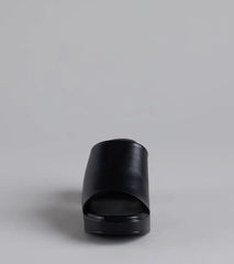 Style made simple with the 90s Icon Platform Block Heel Mules in black, trendy women’s shoes that take your outfit from basic to bold in one step.