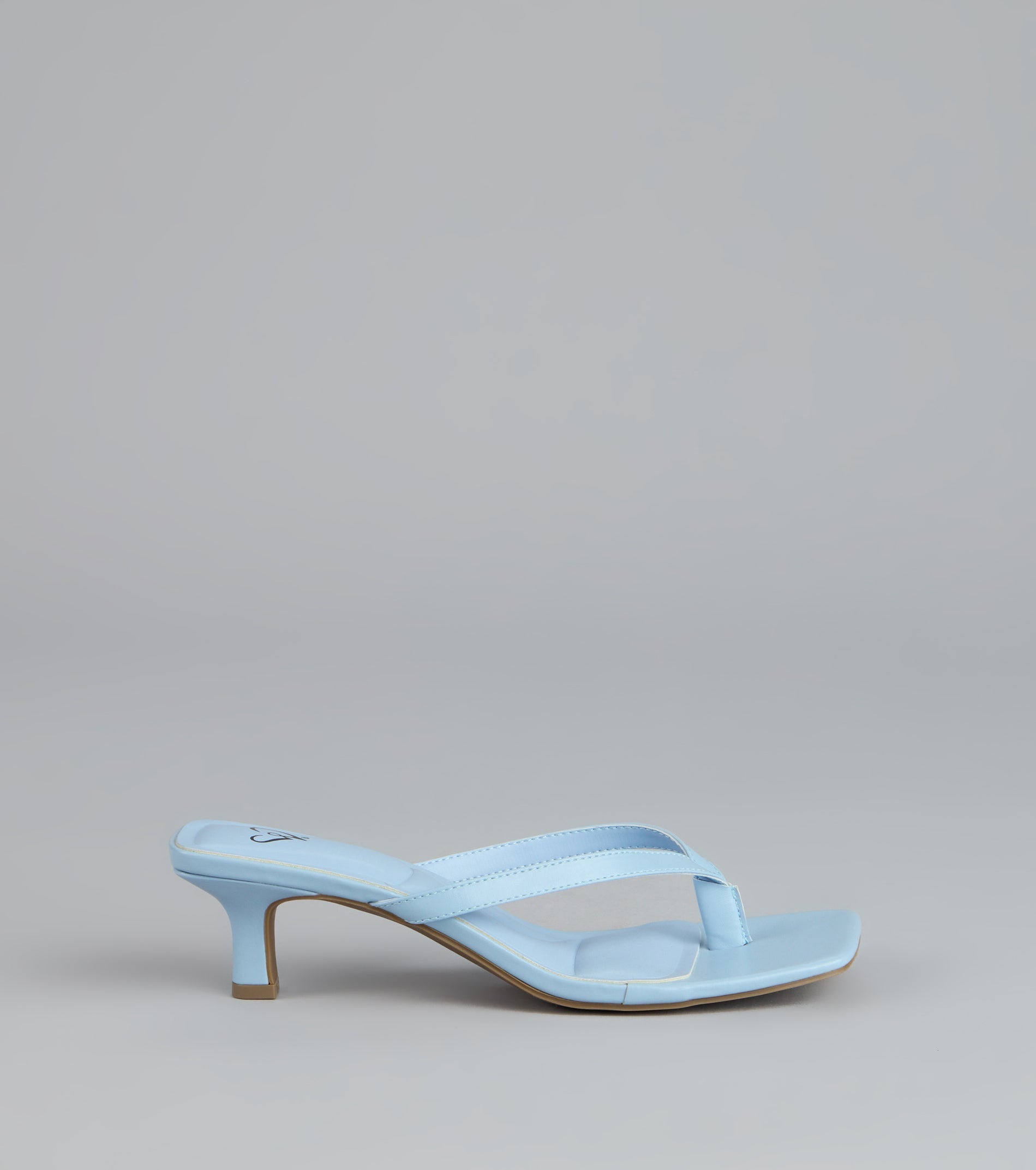 Style made simple with the Feeling Chic Thong Square Toe Heels, trendy women’s shoes that take your outfit from basic to bold in one step.