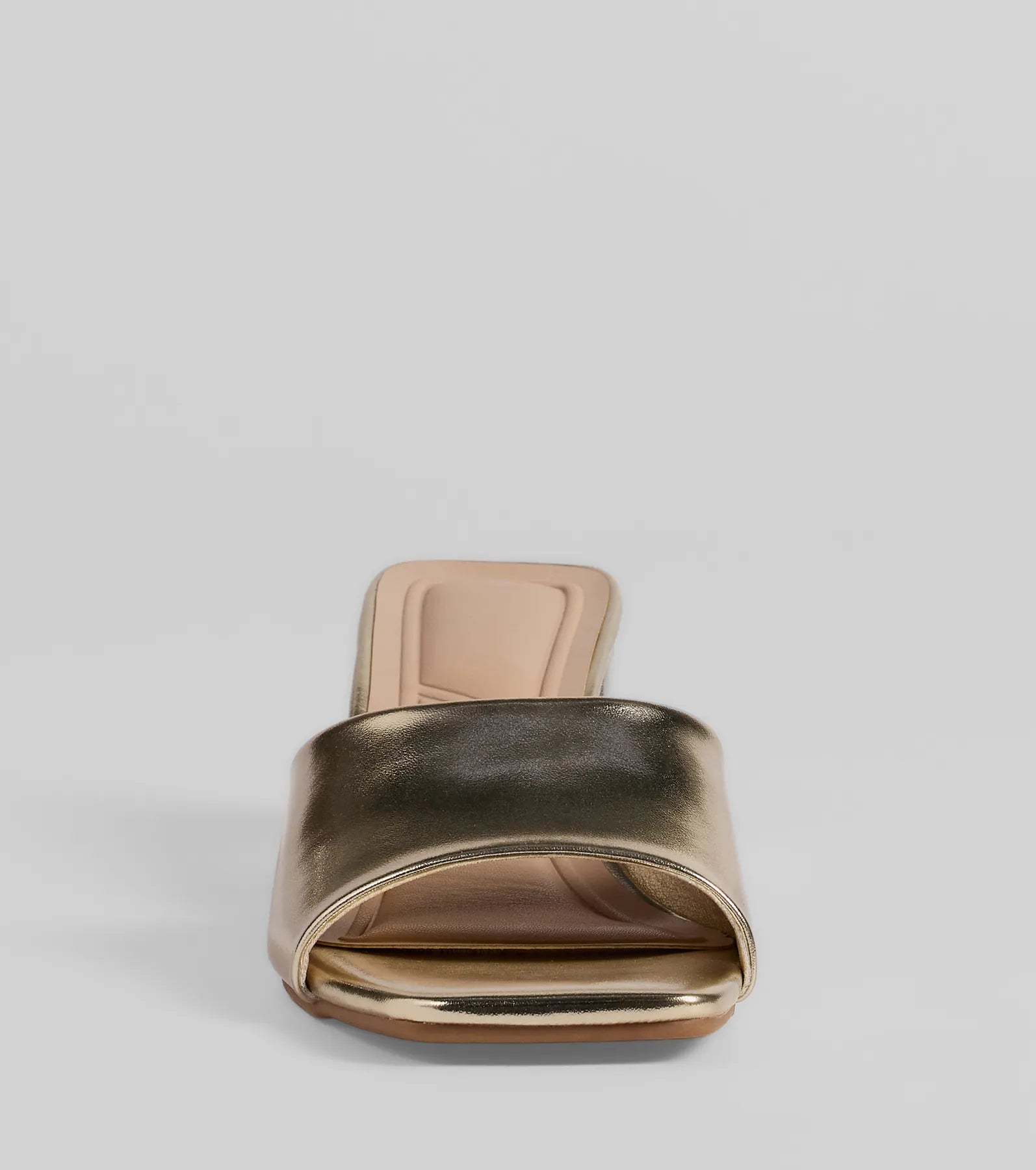 Style made simple with the Chic Upgrade Basic Block Heel Mules in gold, trendy women’s shoes that take your outfit from basic to bold in one step.